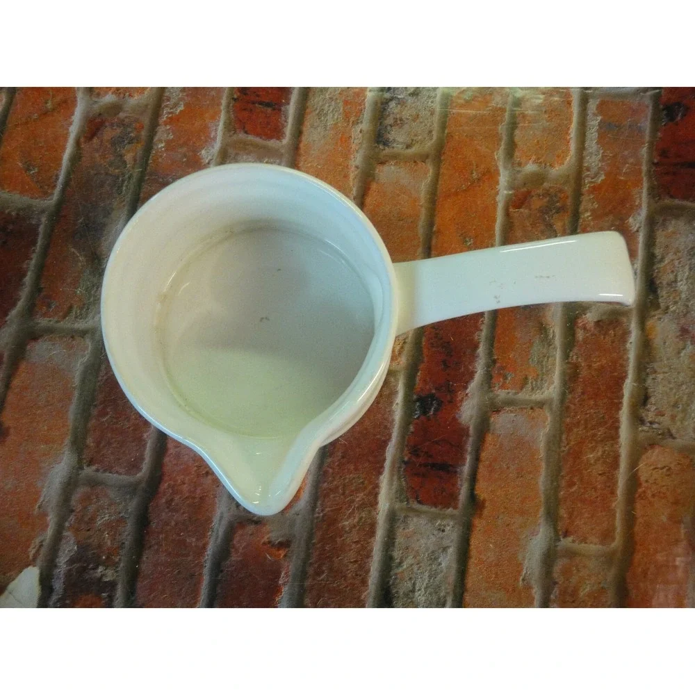pfaltzgraff USA handled bowl with spout‎ gravy bowl  sauce ?